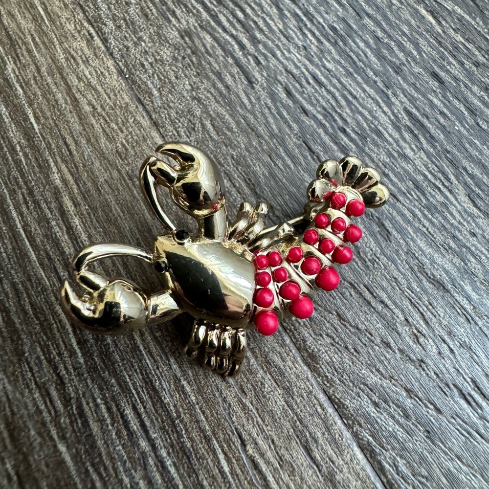 New! Lobster brooch